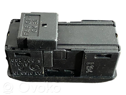 Jumta lūkas slēdzis