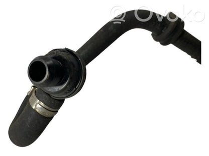 Caurulīte (-es) / šļūtene (-es)