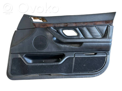 Priekšējo durvju apdare