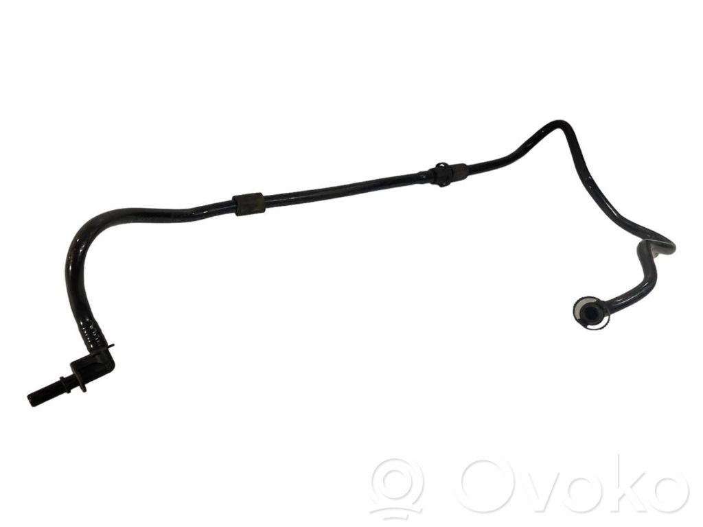 Caurulīte (-es) / šļūtene (-es)