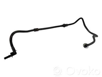 Caurulīte (-es) / šļūtene (-es)