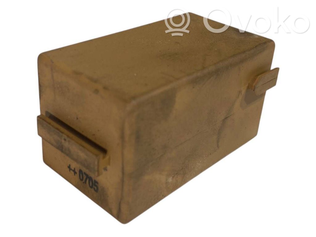 Logu tīrītāju relejs