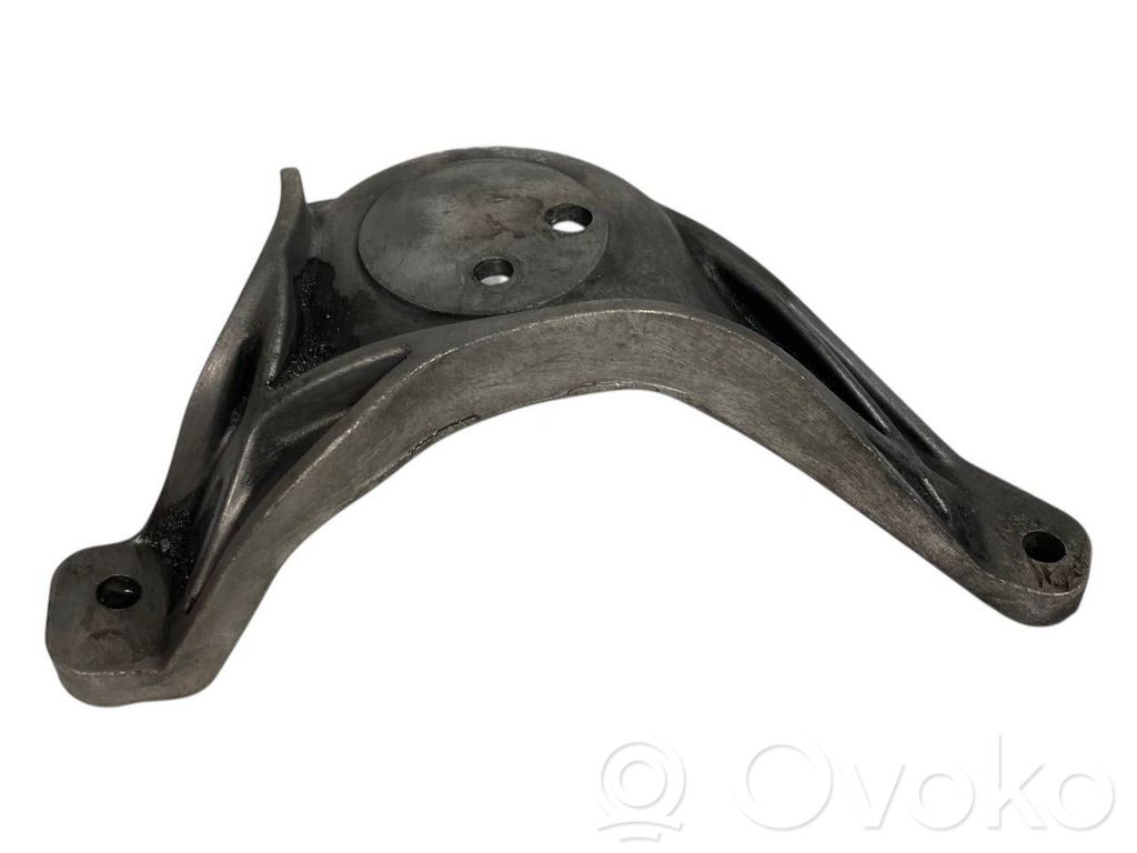 Dzinēja nostiprināšanas stiprinājums-kronšteins