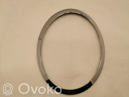 Priekšējā luktura dekoratīvā apdare