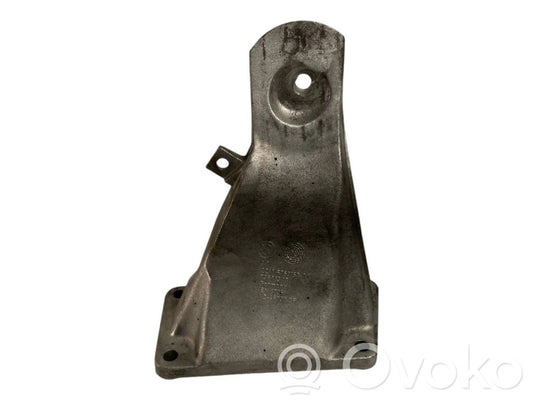Engine mounting bracket