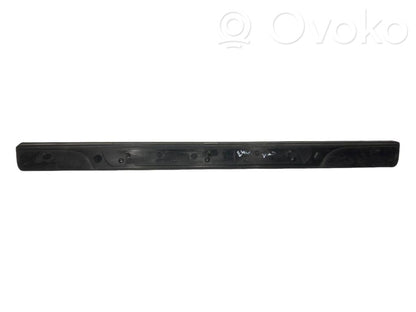 Front sill trim (inner)