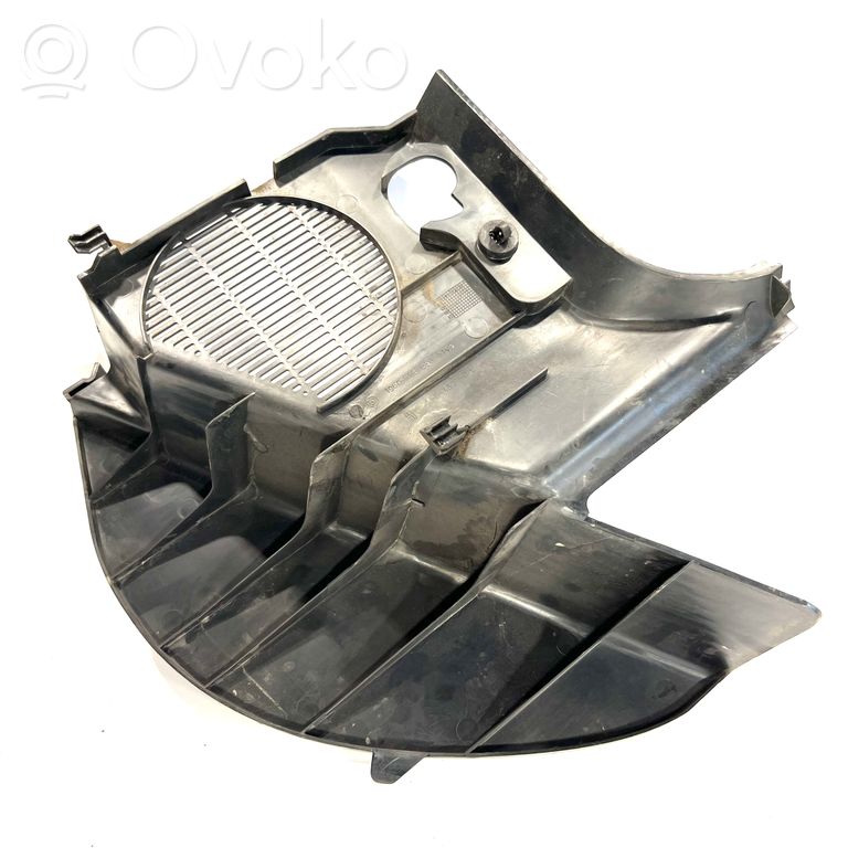 Kāju zonas sānu dekoratīvā apdare