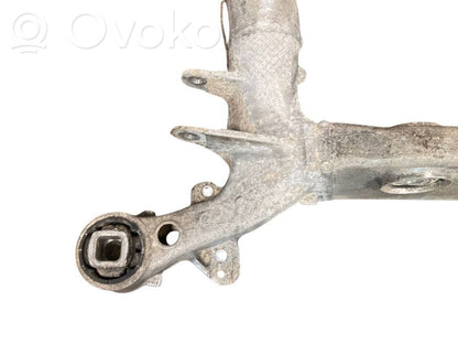 Pusrāmis aizmugurējais / priekšējais