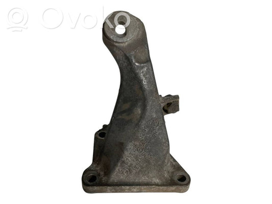 Engine mounting bracket