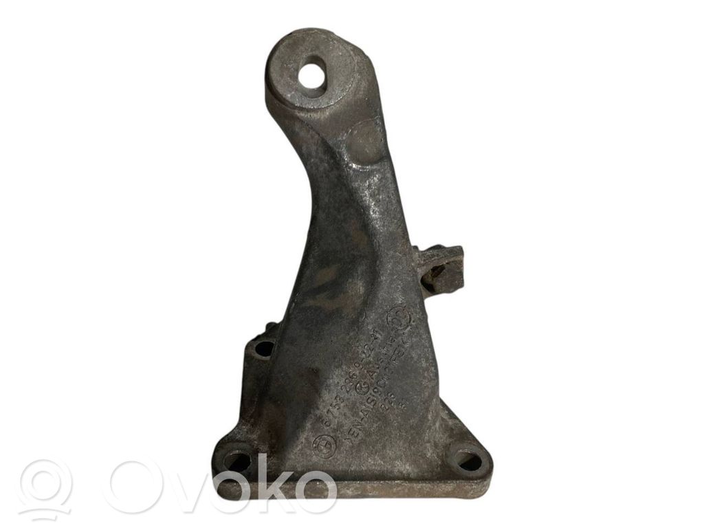 Кронштейн крепления двигателя