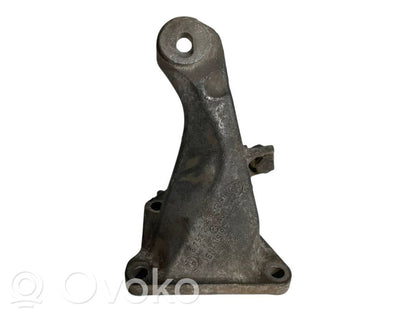 Кронштейн крепления двигателя