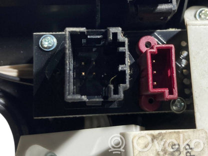 Ātrumu pārslēgšanas sviras dekoratīvā apdare (plastmasas)