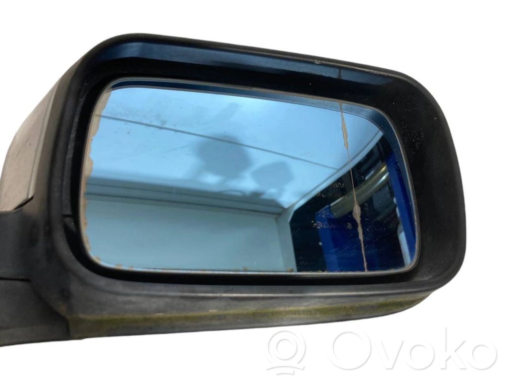 Mirror (electrically controlled)