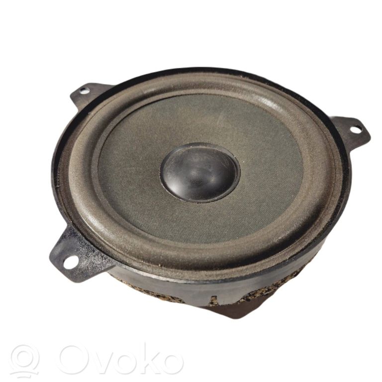 Skaļrunis (-i) priekšējās durvīs