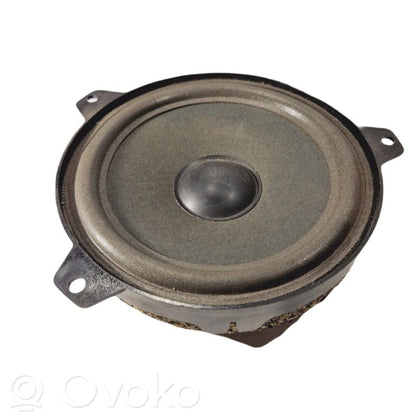 Skaļrunis (-i) priekšējās durvīs