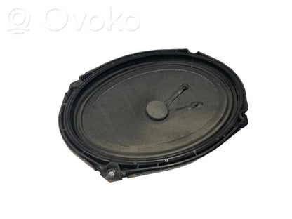 Speaker(s) in the rear window