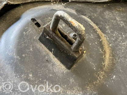 Dzinēja pārsegs (vāks)