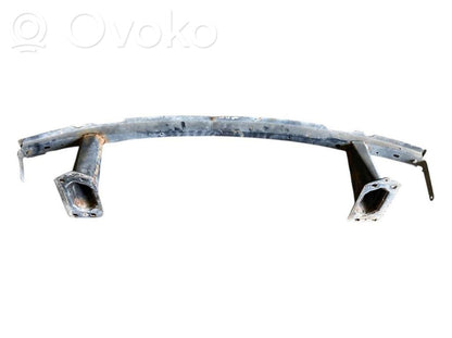 Priekšpusē bampera sija / balka