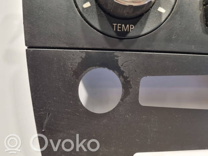 Gaisa kondicioniera / klimata kontroles / salona apsildes vadības bloks (salonā)