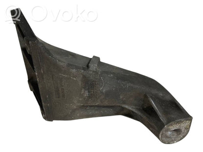 Engine mounting bracket