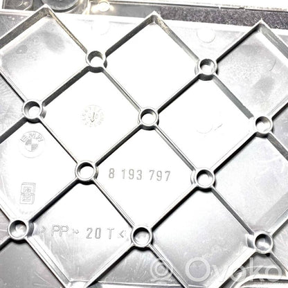 Bagāžnieka sānu apakšējās apdares panelis