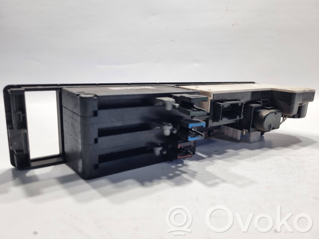 Window fluid tank