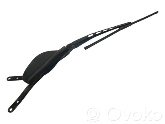 Priekšējā loga tīrītāja kājiņa