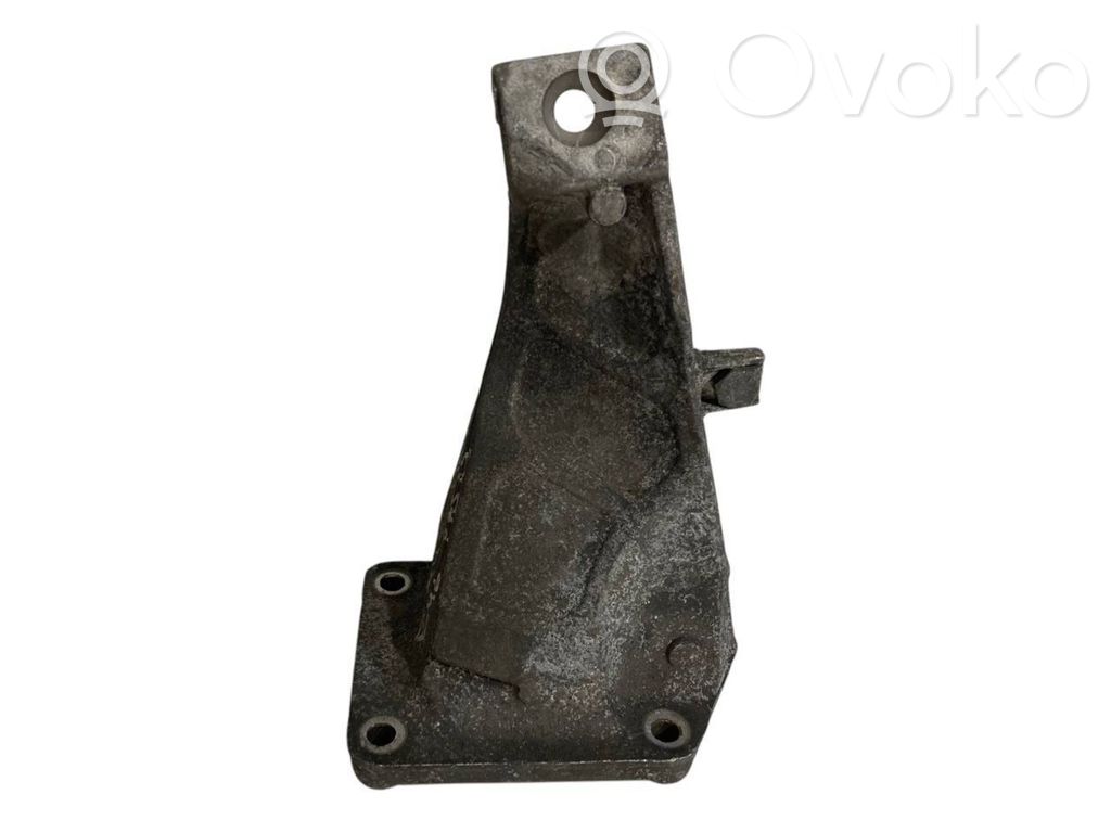 Кронштейн крепления двигателя