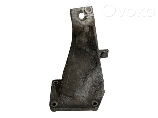 Engine mounting bracket