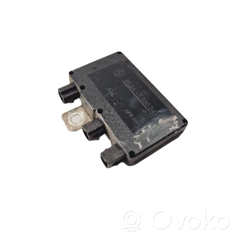 Antenas vadības bloks