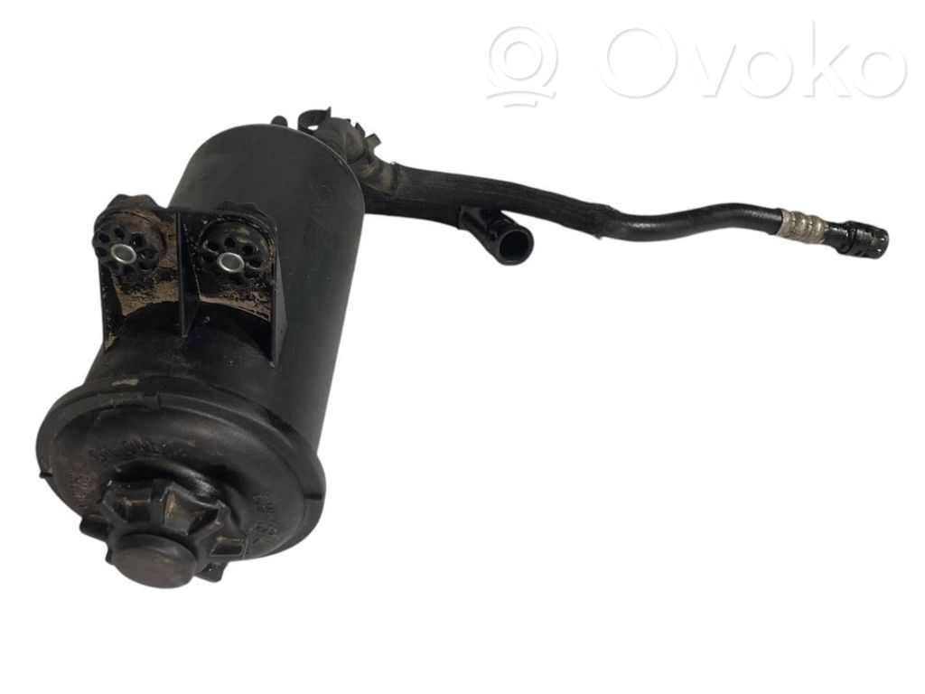 Stūres pastiprinātāja šķidruma tvertne