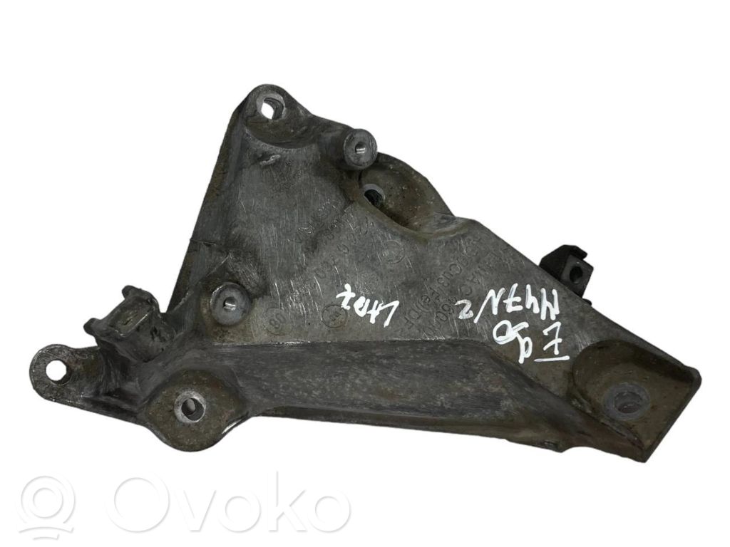 Dzinēja nostiprināšanas stiprinājums-kronšteins