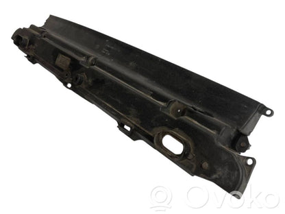 Radiatoru paneļa augšējā daļa (televizors)