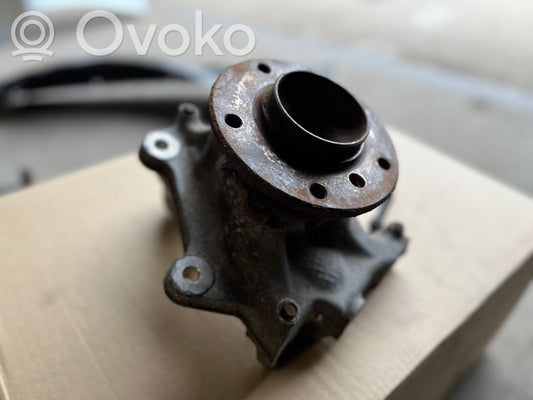 Priekšējā riteņa rumbas vārpstas šarnīrs (stupica, capfa)