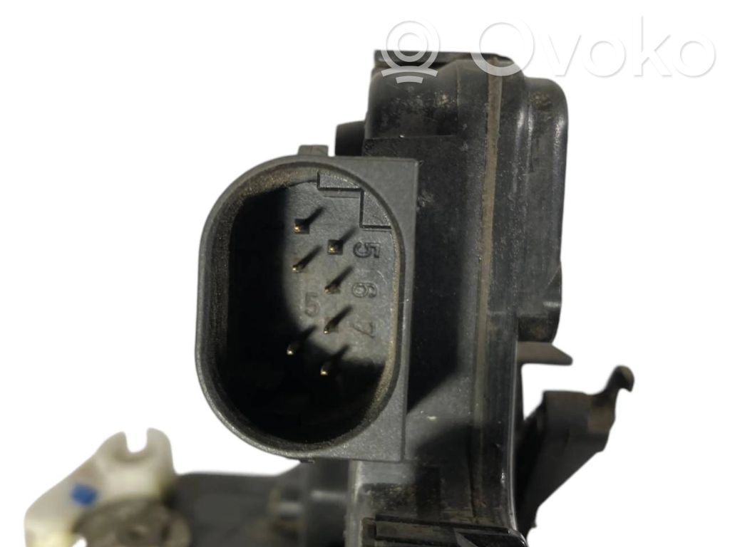 Aizmugurē slēdzene