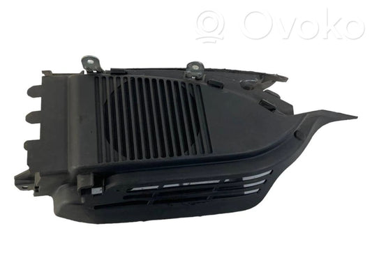 Skaļrunis (-i) aizmugurējā palodzē