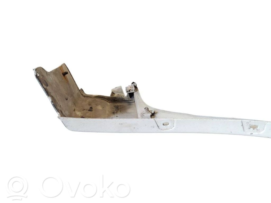 Front arch trim