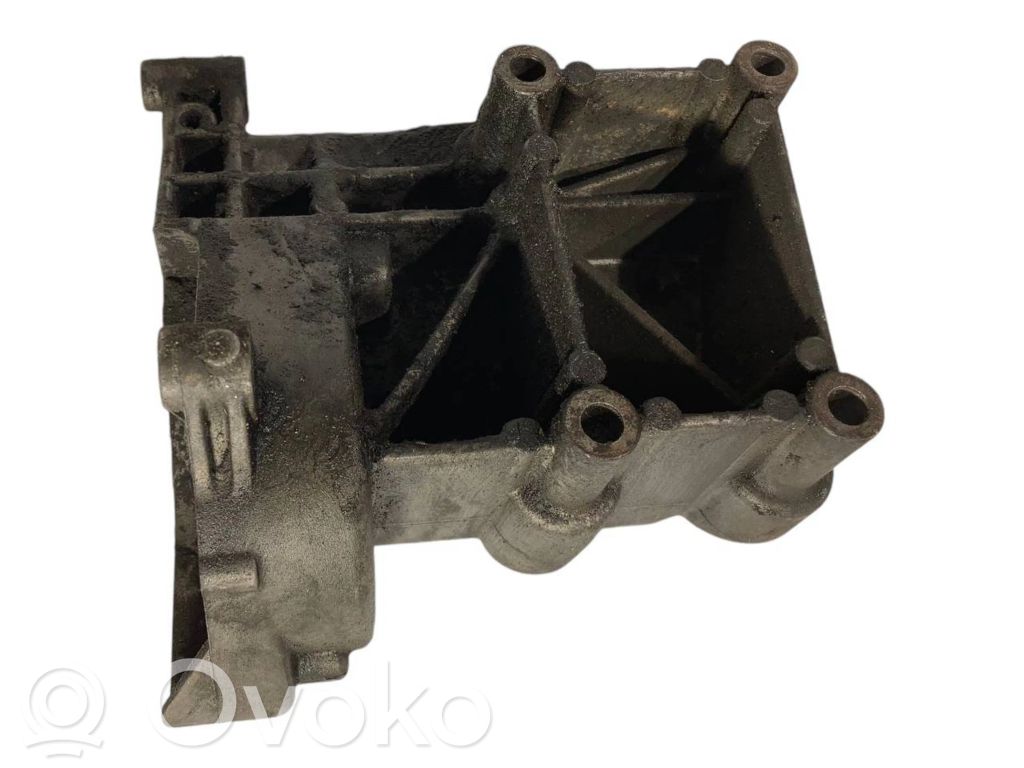 Air conditioning compressor mount