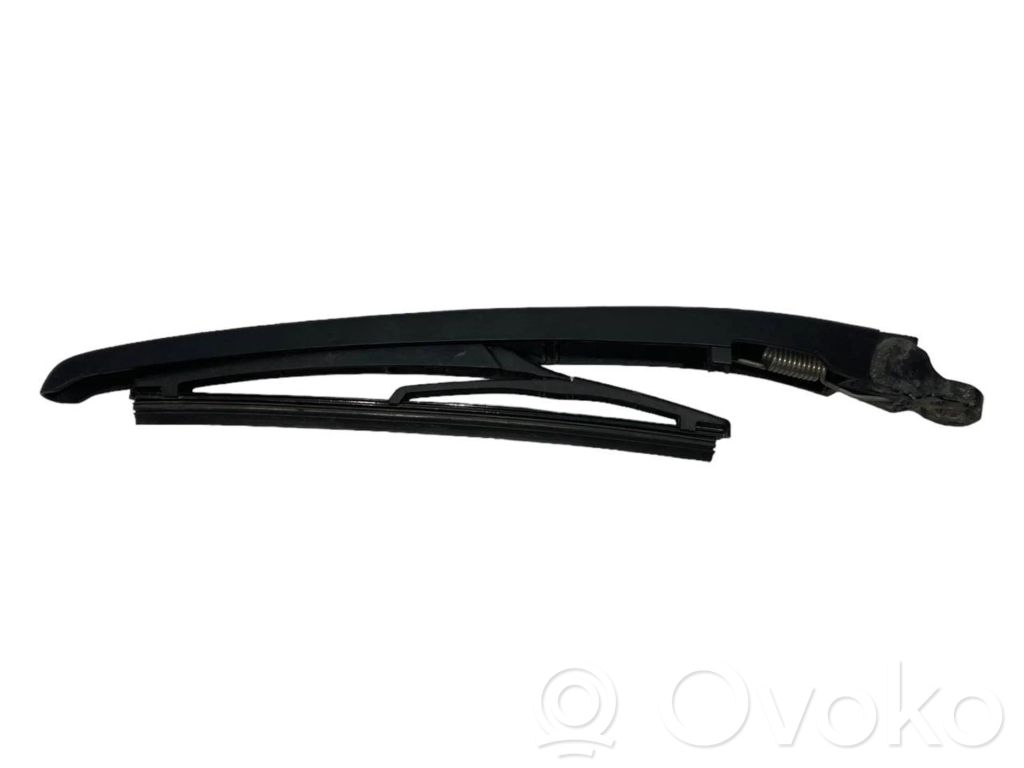 Aizmugurējā loga tīrītāja kājiņa