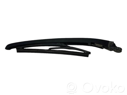 Aizmugurējā loga tīrītāja kājiņa