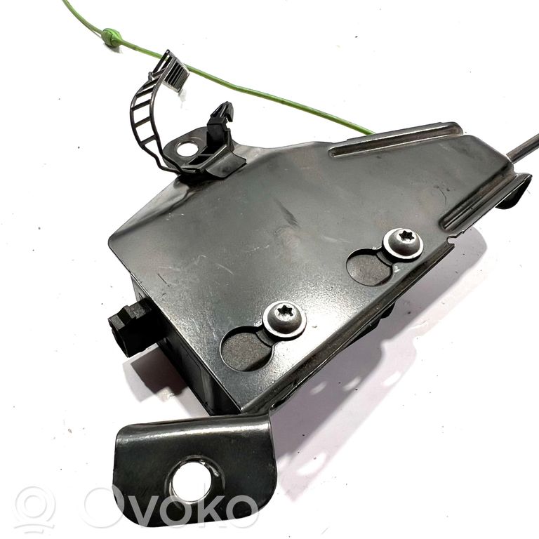 Degvielas tvertnes vāciņa bloķēšanas motorīts