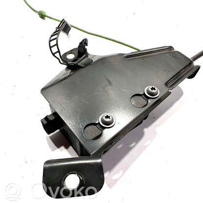 Degvielas tvertnes vāciņa bloķēšanas motorīts