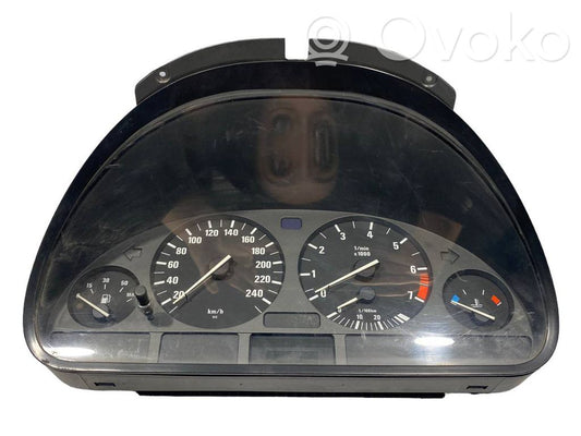 Speedometer (in the instrument panel)