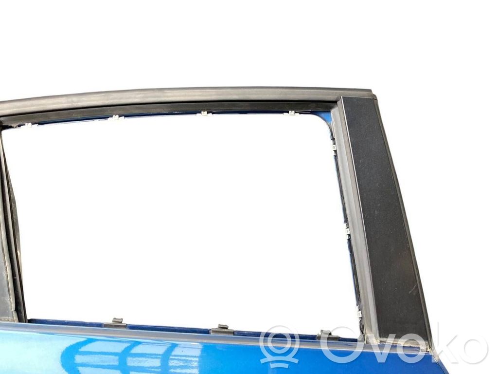 Aizmugurējās durvis