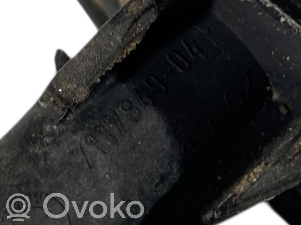 Mazgāšanas šķidruma smidzinātājs (-i) priekšējam logam