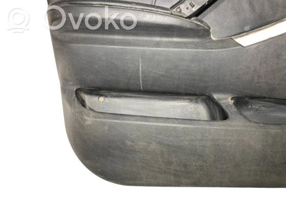 Priekšējo durvju apdare