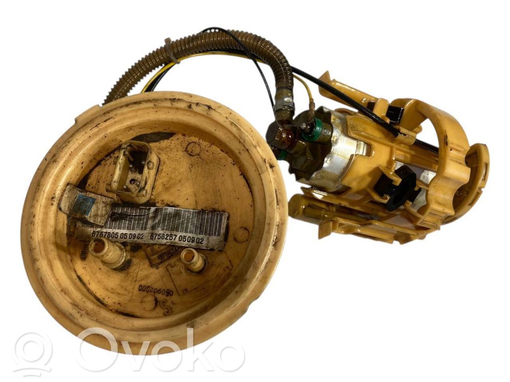 Fuel pump (in the fuel tank)