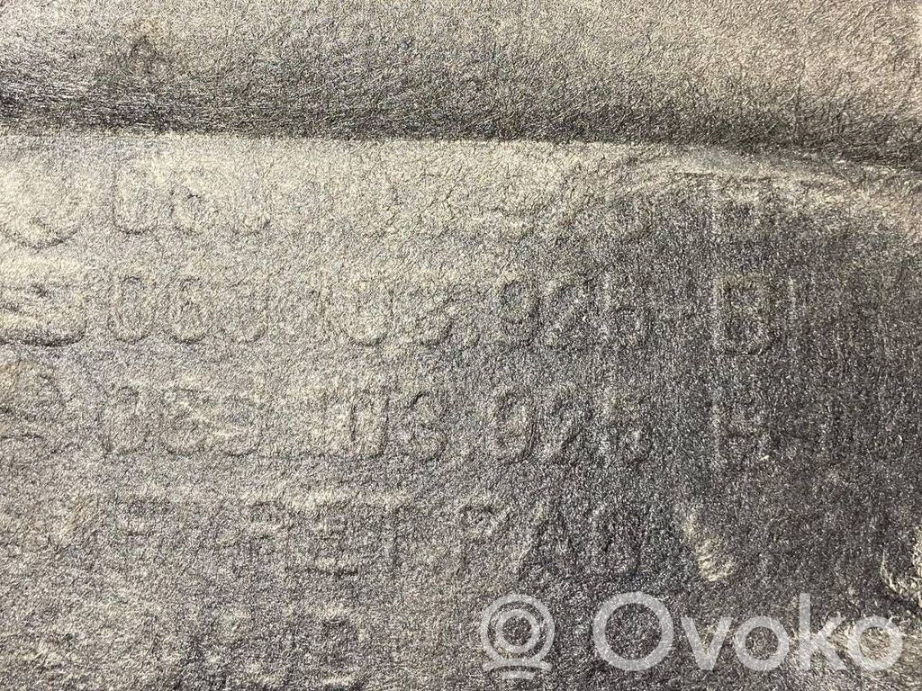 Dzinēja pārsegs (dekoratīva apdare)