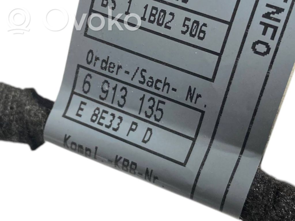 Cita veida priekšpusē durvju dekoratīvās apdares detaļa