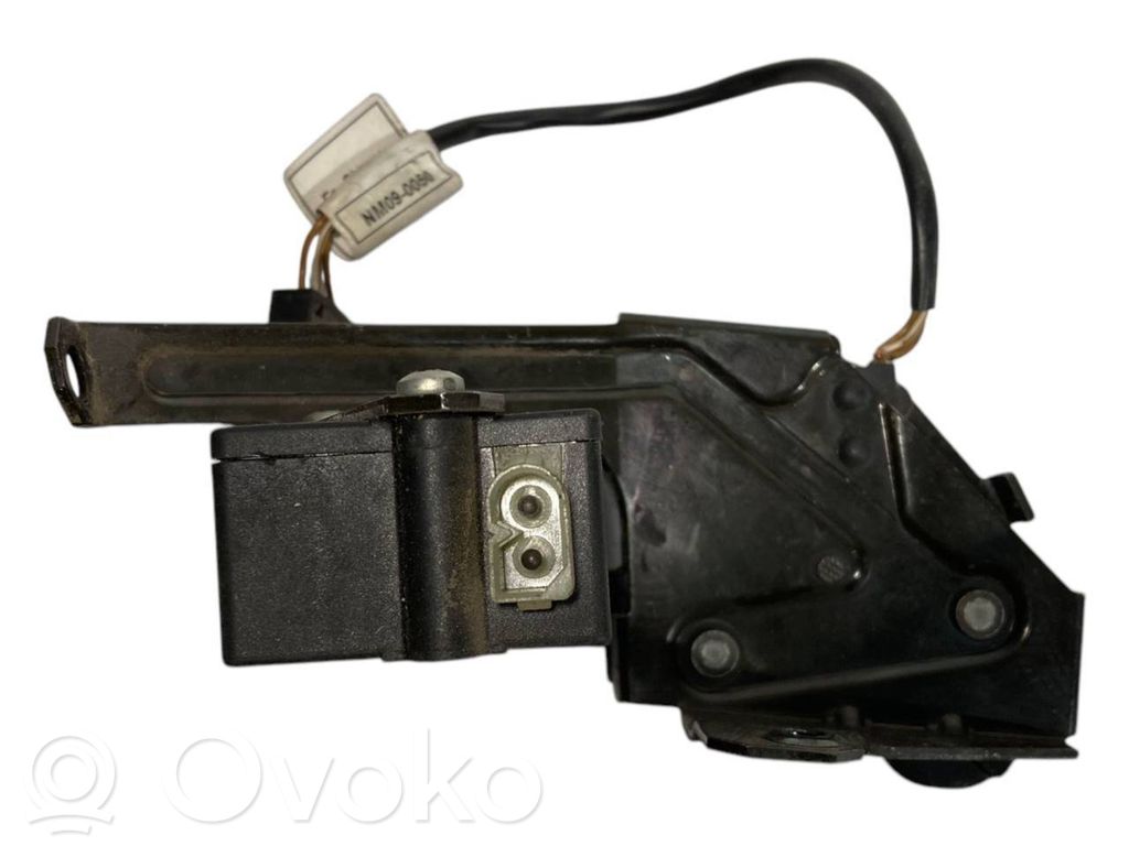 Aizmugurējā pārsega slēdzene